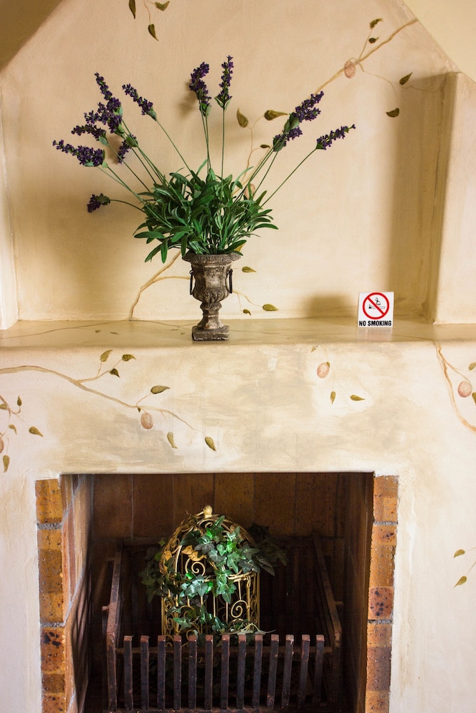 Paternoster Manor 4/36