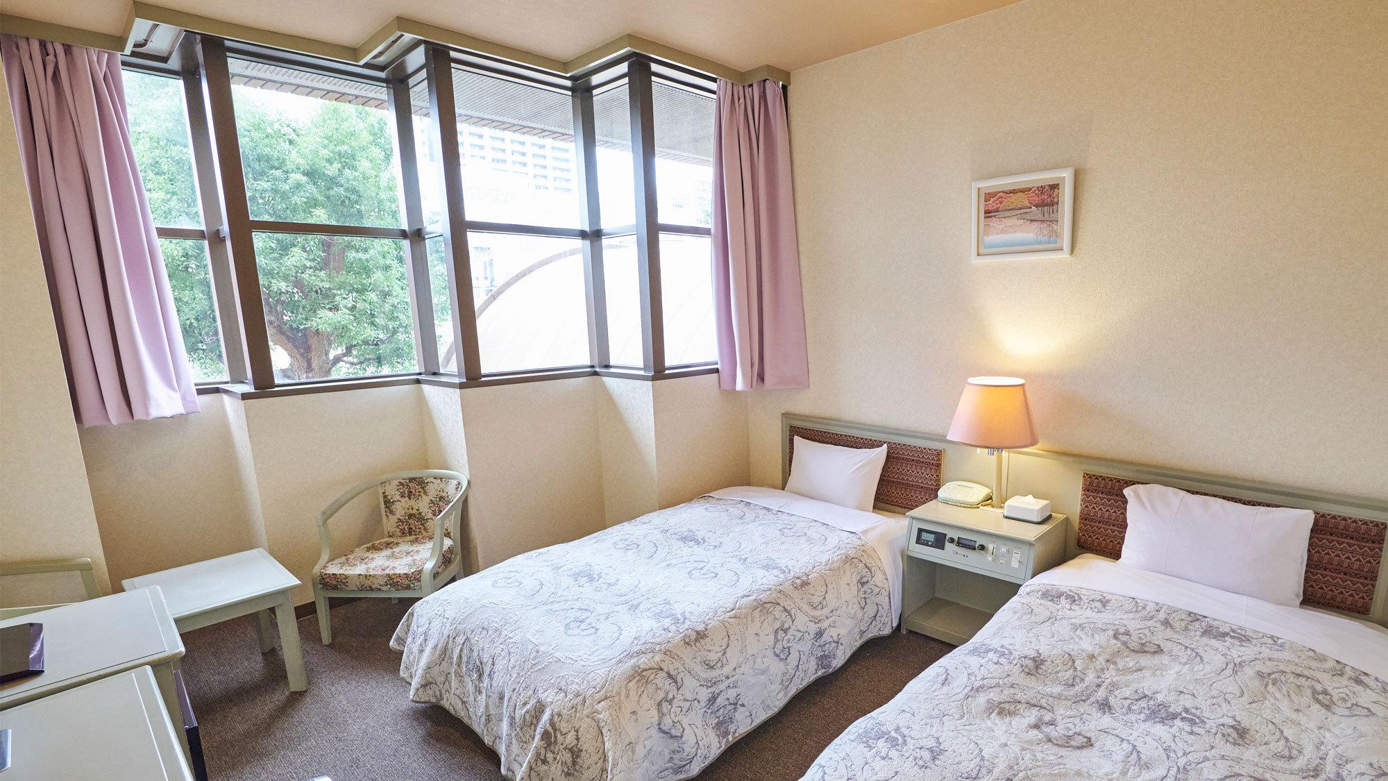 Room, Twin Beds, Unit Bath