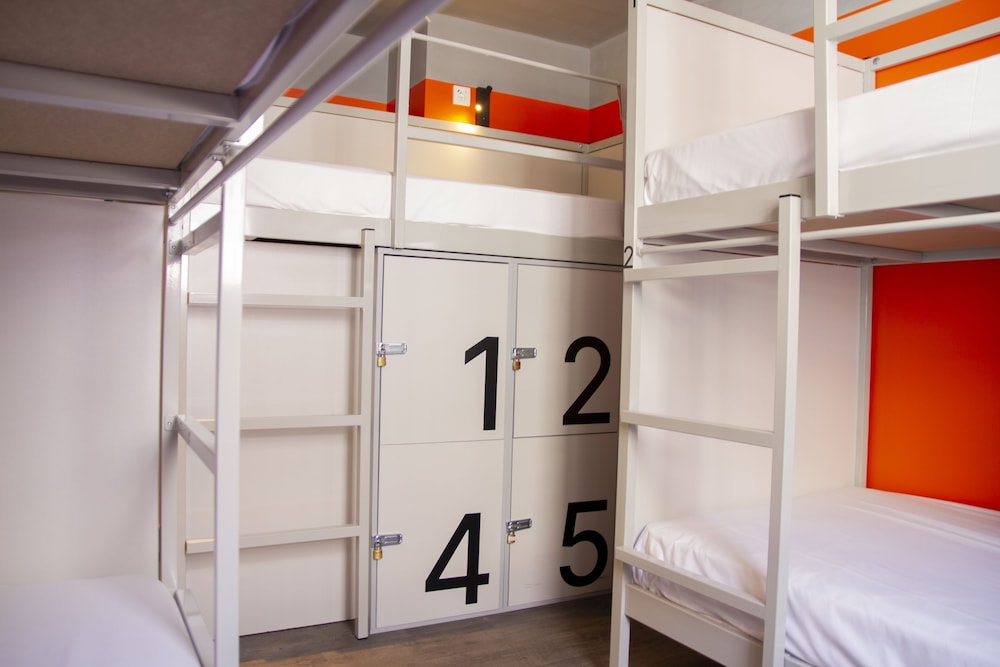 Youth Hostel Center Valencia 32/42