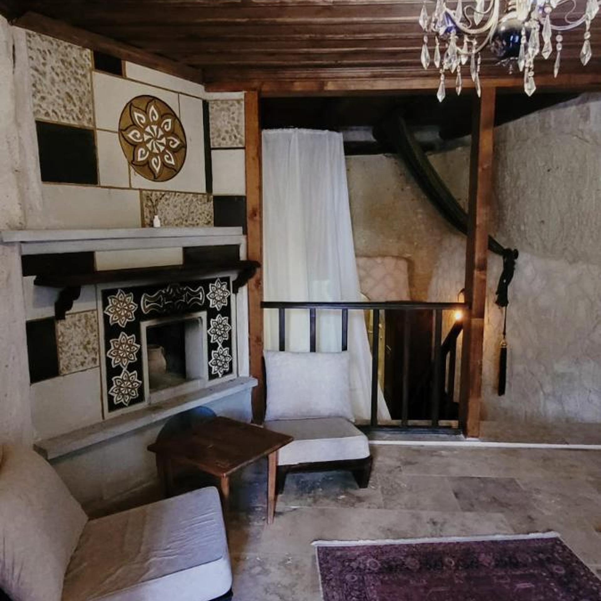 Vanessa Cave House 39/49