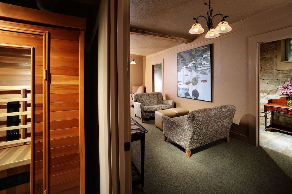 The Crescent Hotel And Spa 49/69