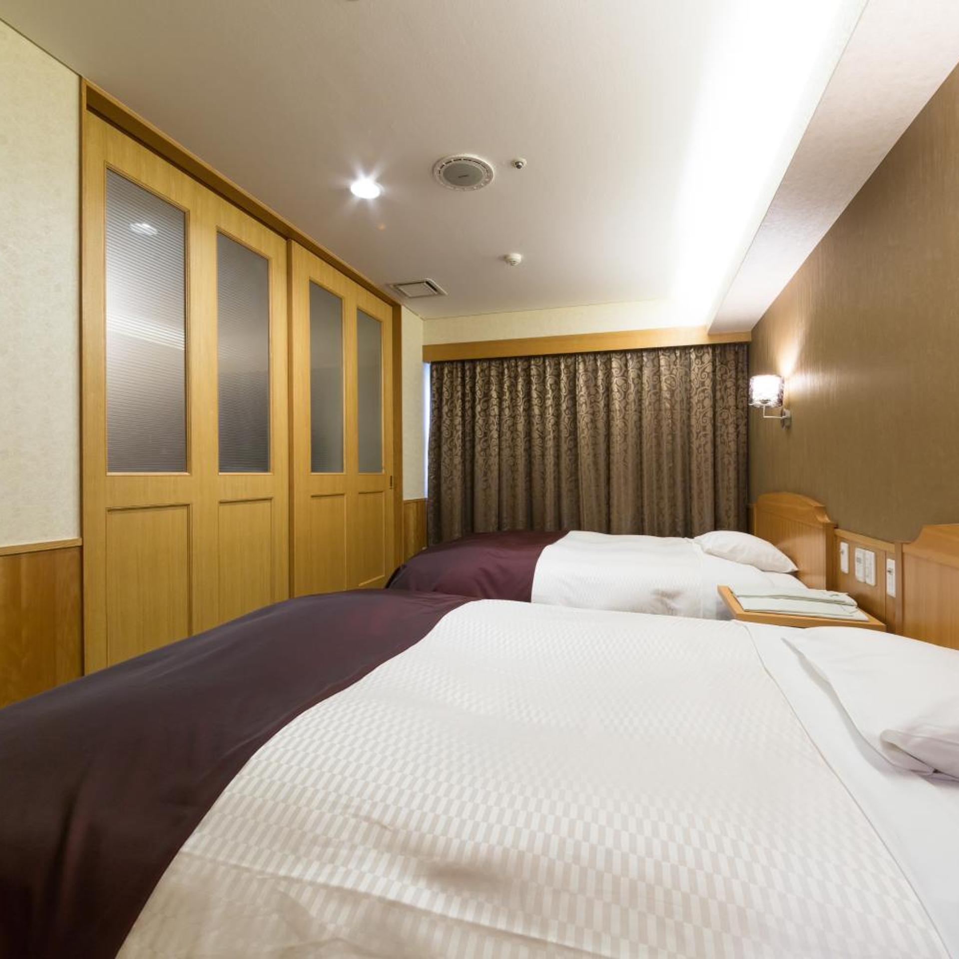 Kochi Pacific Hotel 15/52