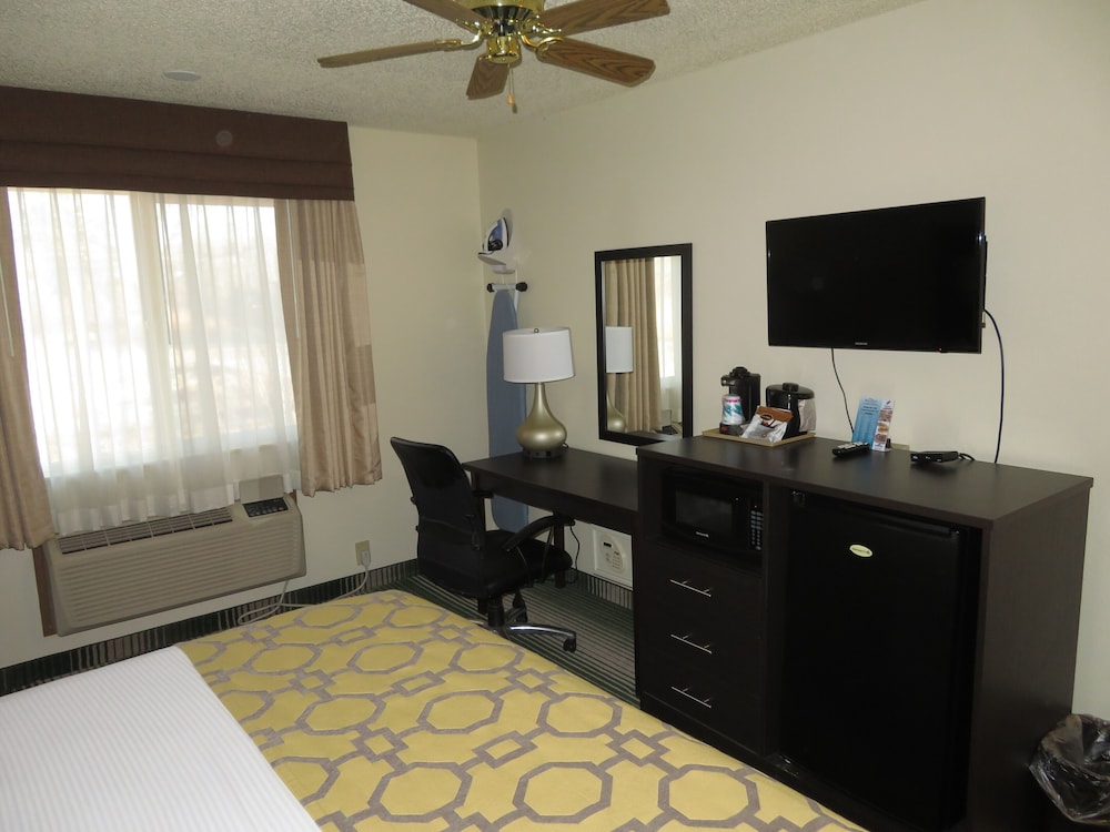 SureStay Plus by Best Western Montrose 46/48