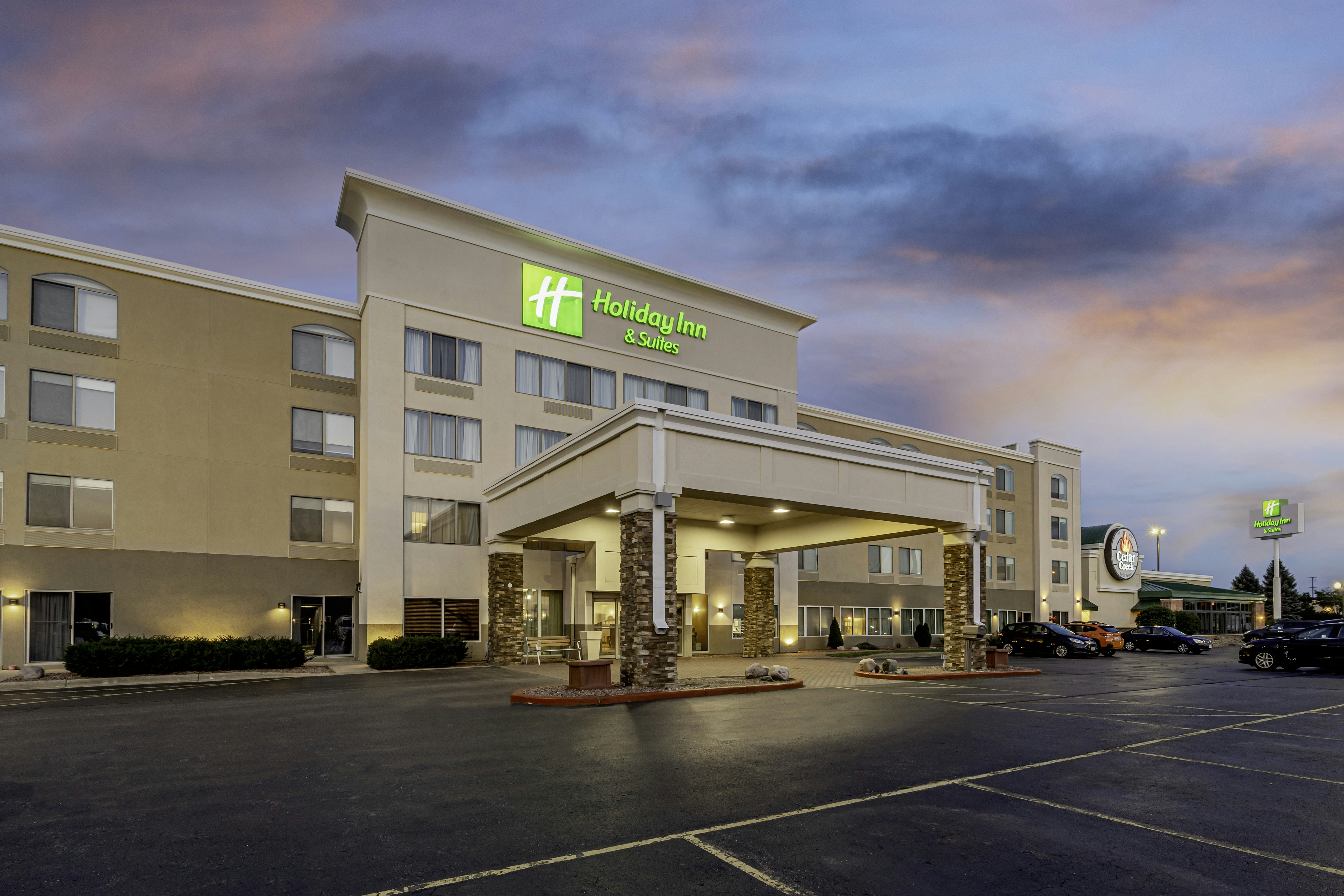 Holiday Inn Hotel Suites Wausau Rothschild 56/57
