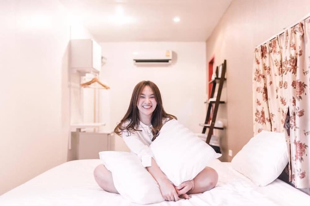 Crystal Box Hotel 15/32