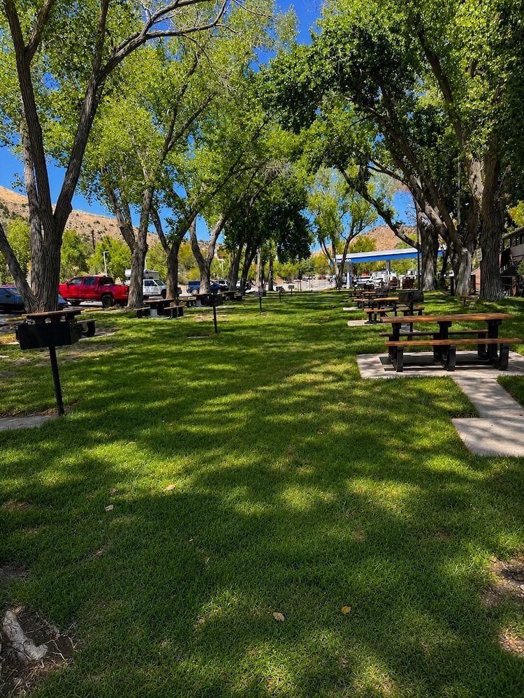Topaz Lodge 51/58
