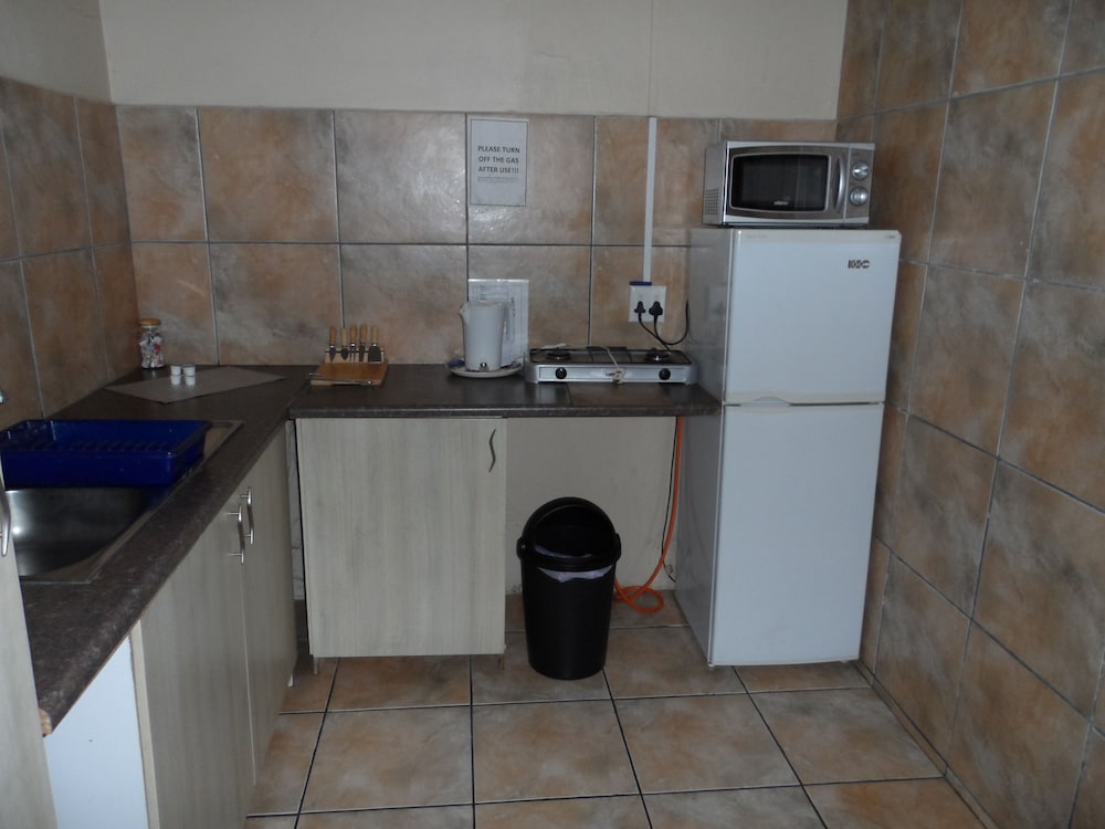 African Sky Guest House 2/50