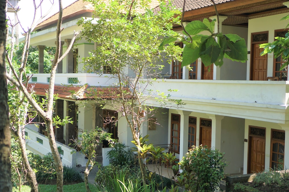 Argasoka Bungalows 7/77