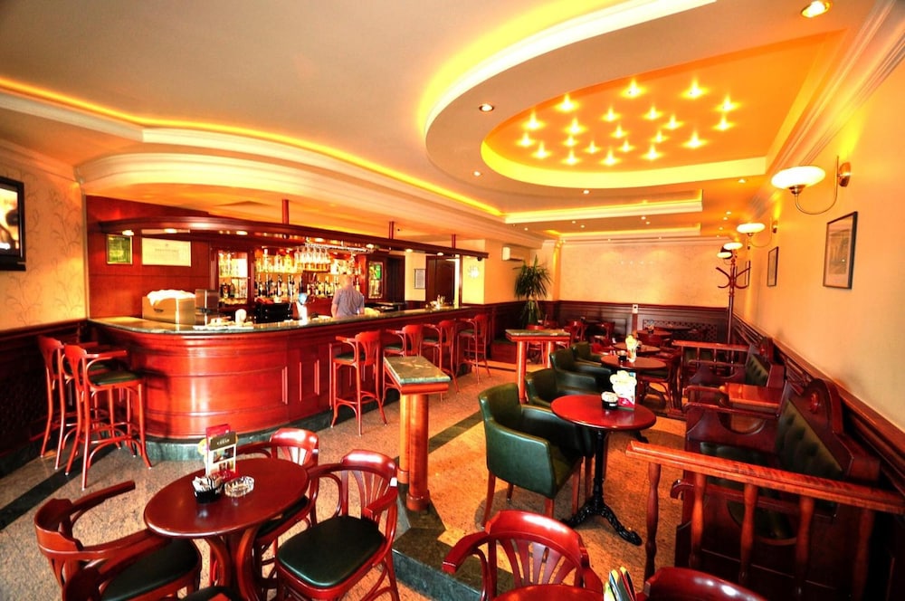 Cezar Hotel 23/27