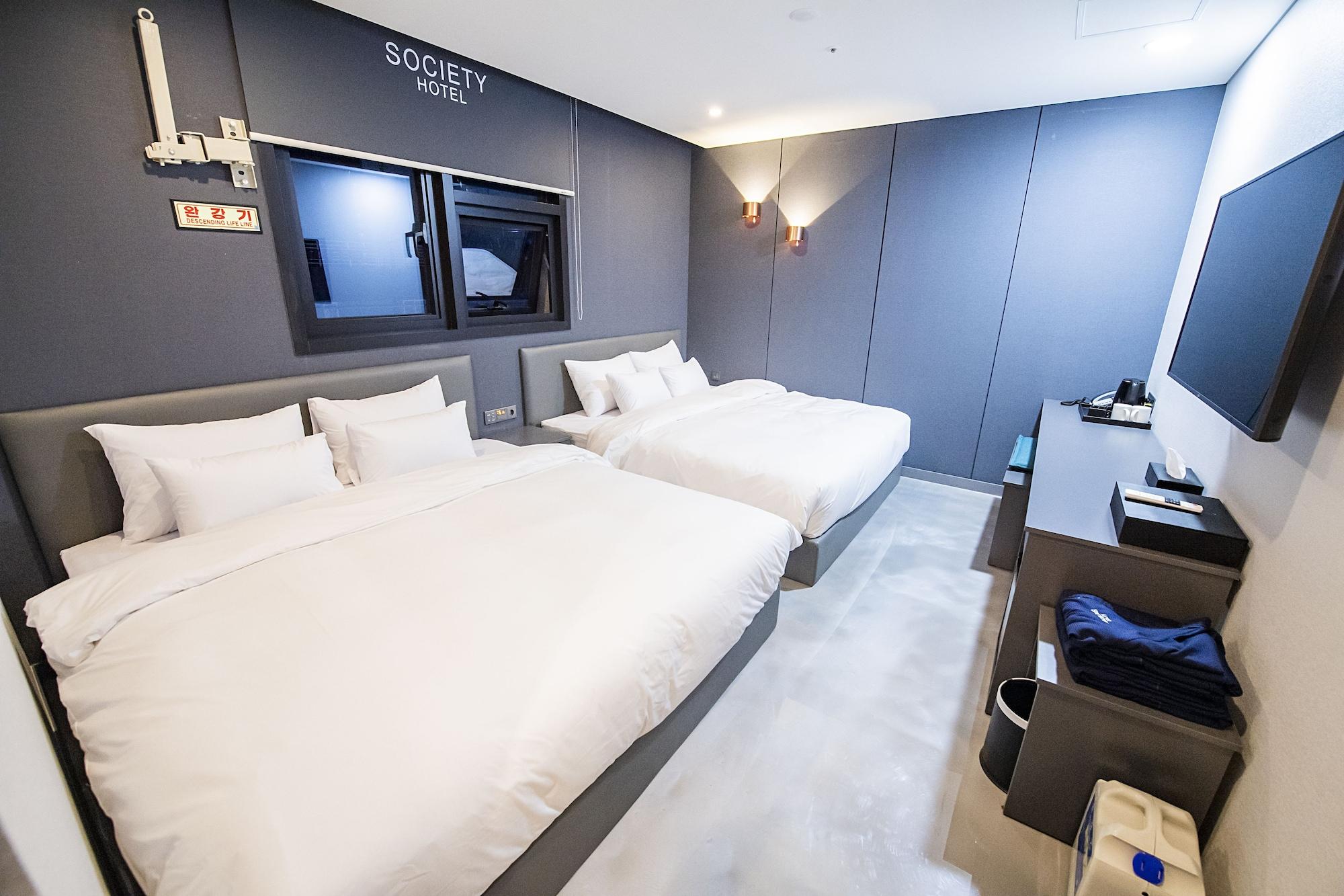 Hotel Society 14/54