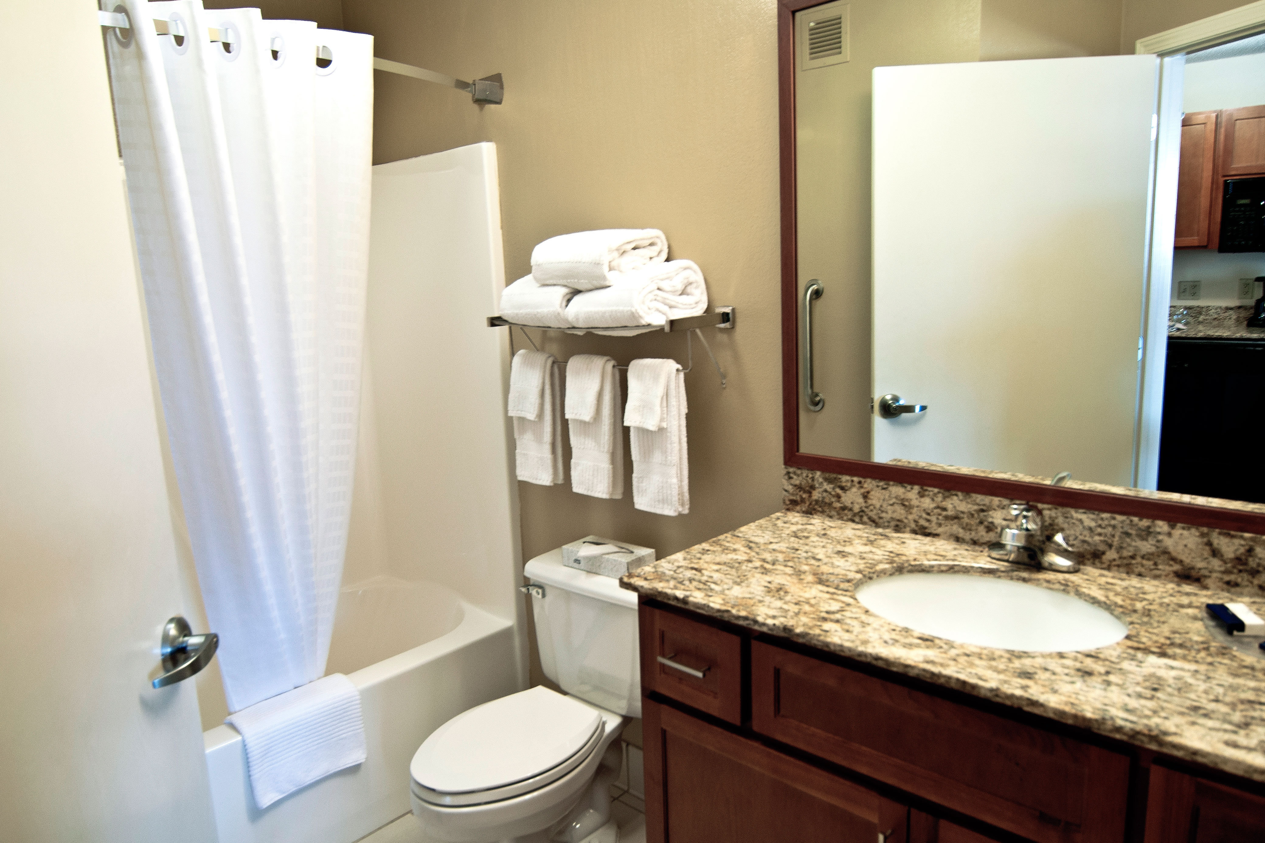 Candlewood Suites Salina 46/49
