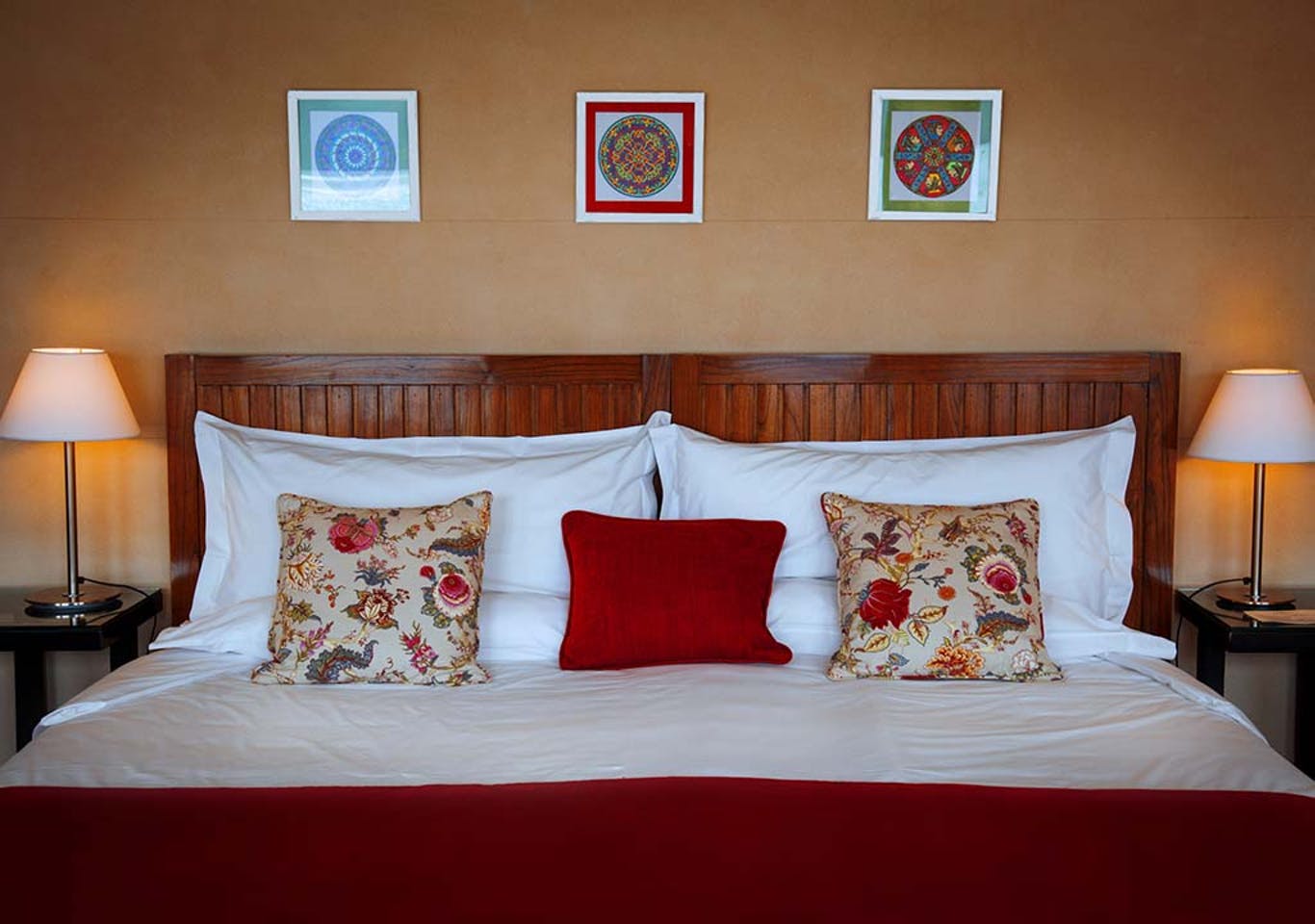 Superior, Queen Bed