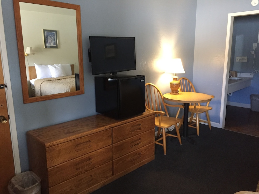Holiday Lodge 50/66
