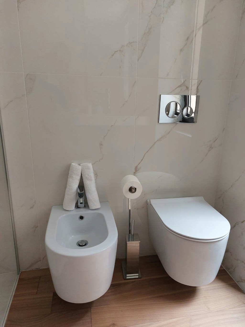 NJ Hotels & Apartments 45/49