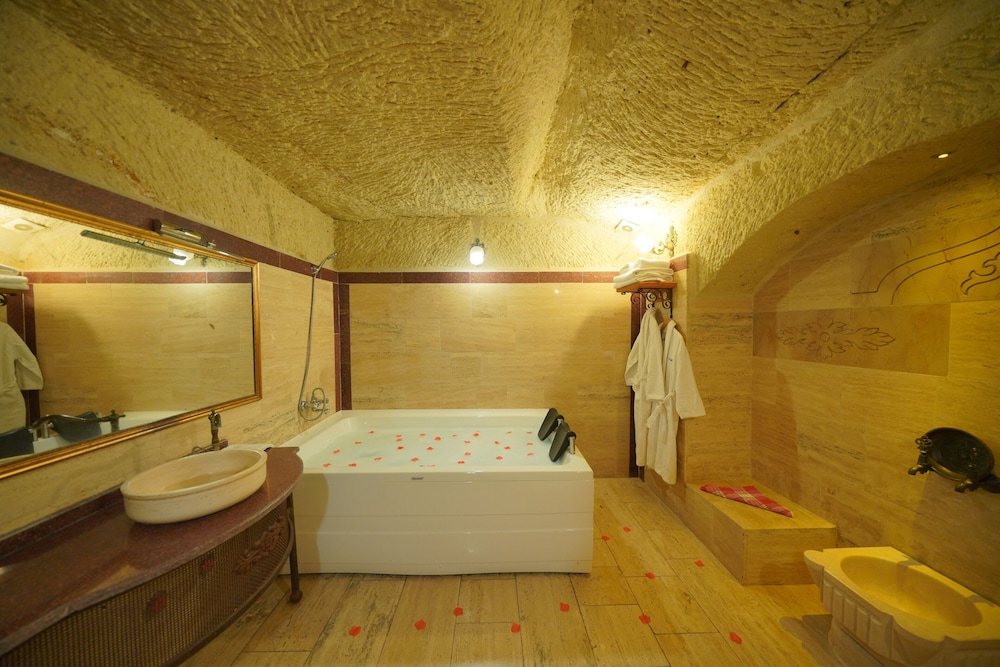 Fosil Cave Hotel 48/50