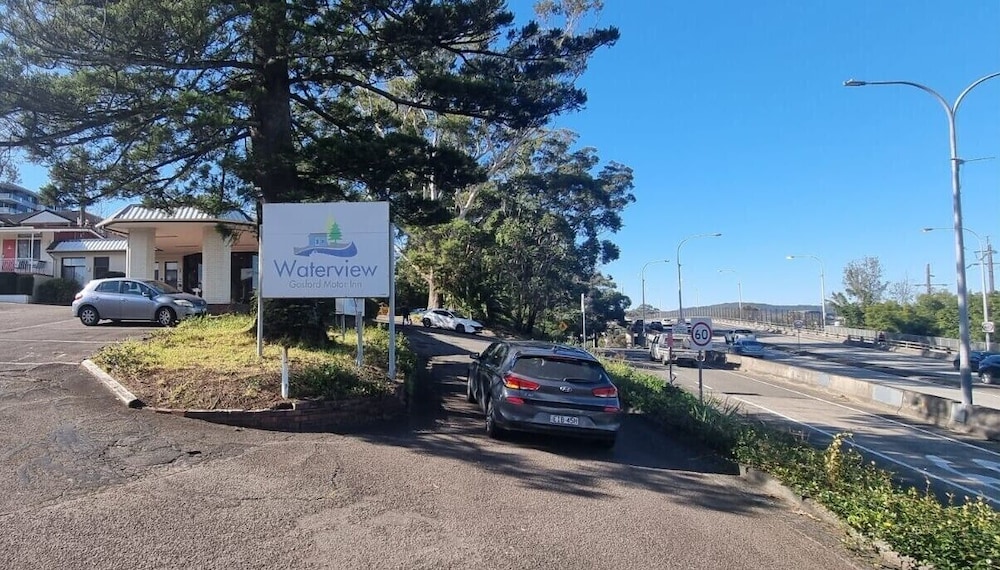 Waterview Gosford Motor Inn 64/72