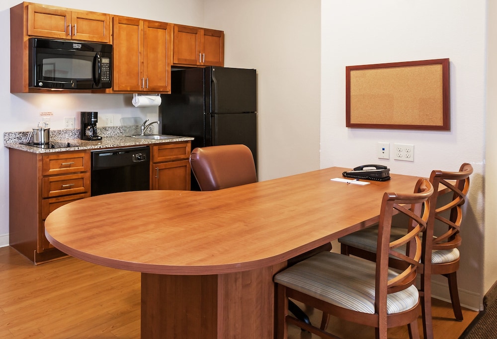 CANDLEWOOD SUITES BAYTOWN 51/58