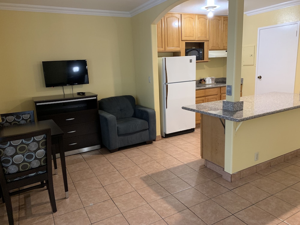 Olive Tree Inn & Suites, a Howard Johnson by Wyndham 55/72