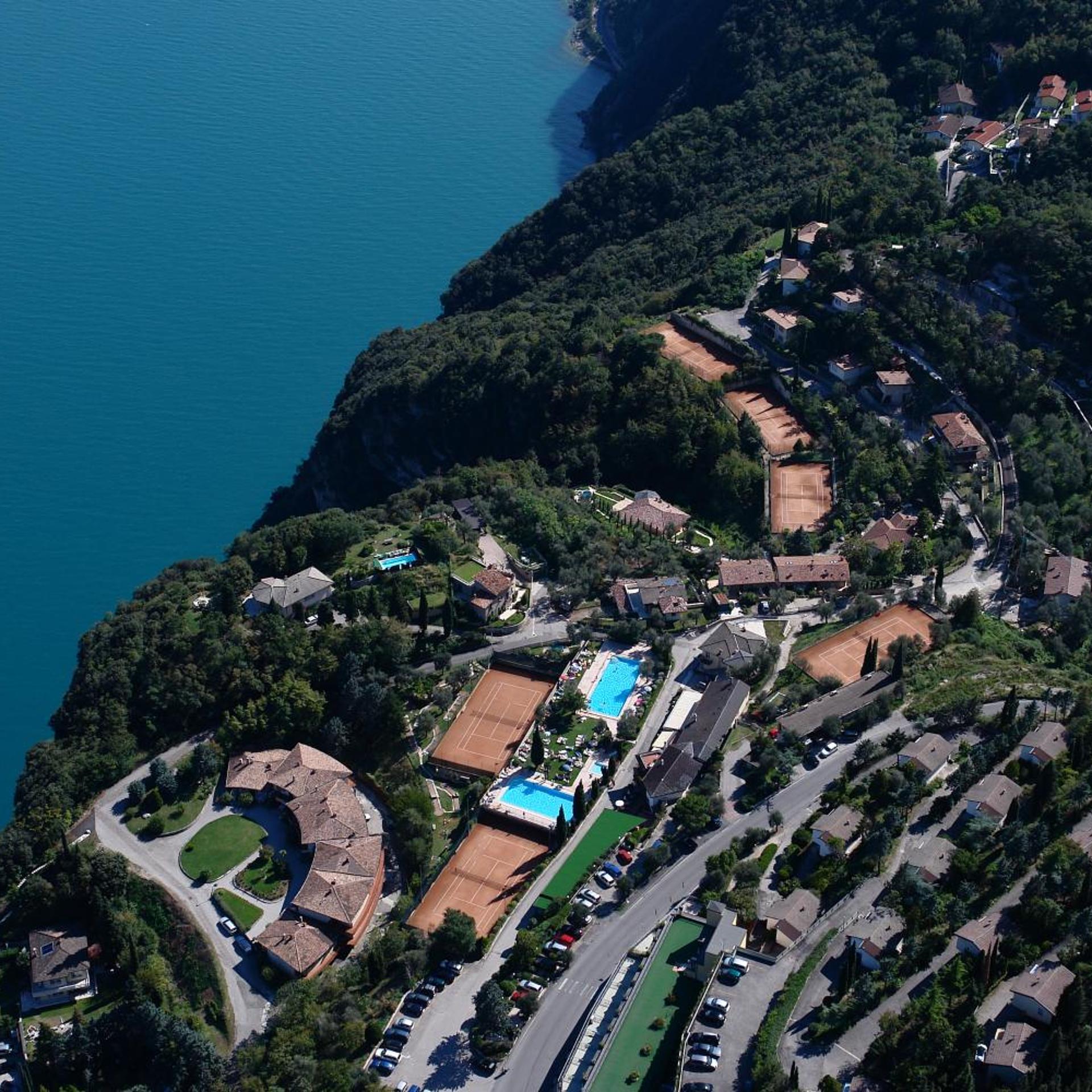 Hotel Village Bazzanega 49/50