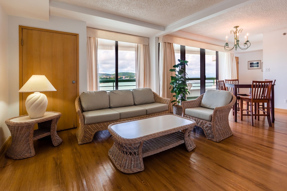 Alupang Beach Tower 62/73