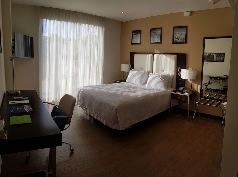 Hampton By Hilton Santa Cruz Equipetrol 25/56