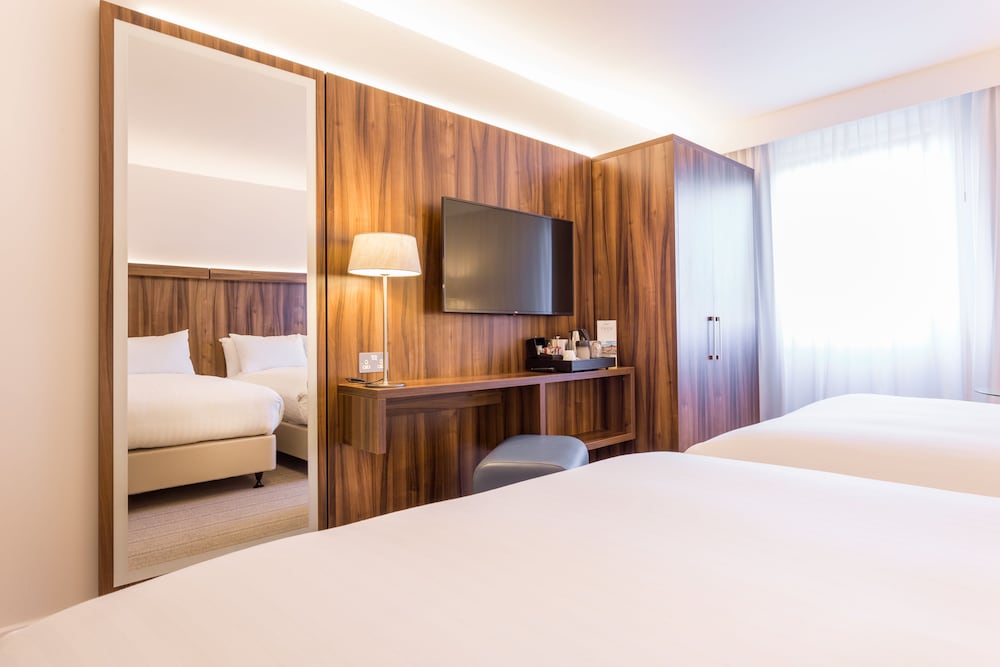 Courtyard By Marriott Glasgow Airport 14/36