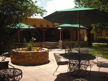 El Pueblo Lodge 47/71