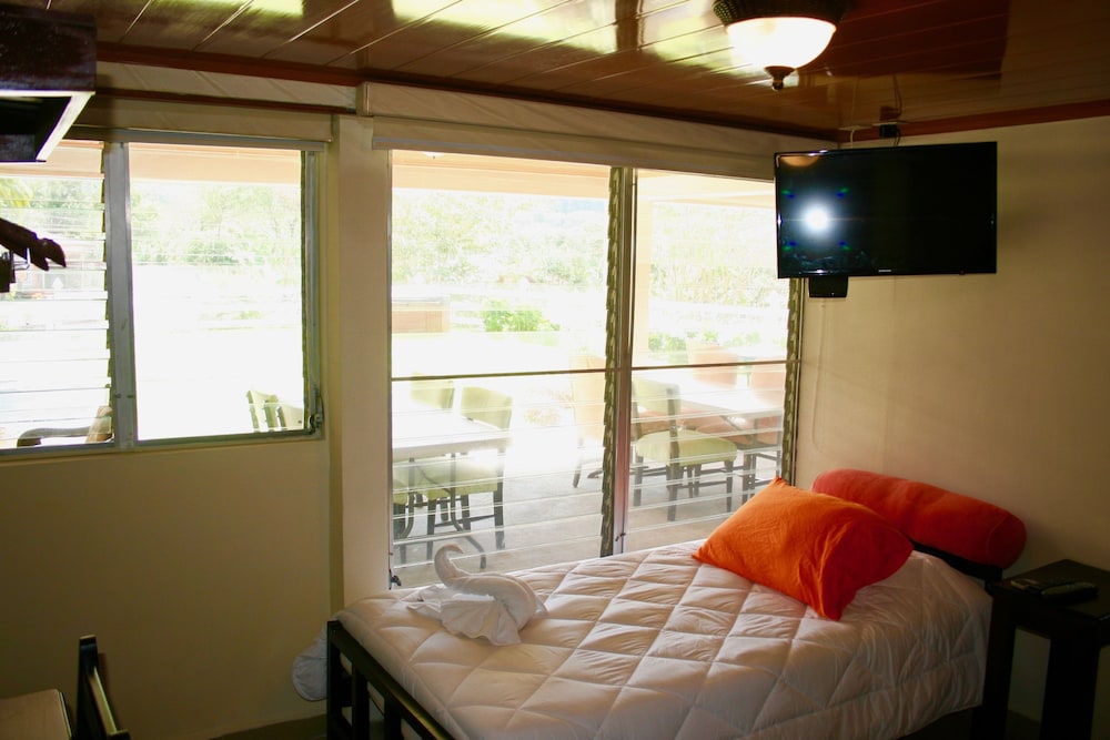 Central Boquete Hotel 25/50