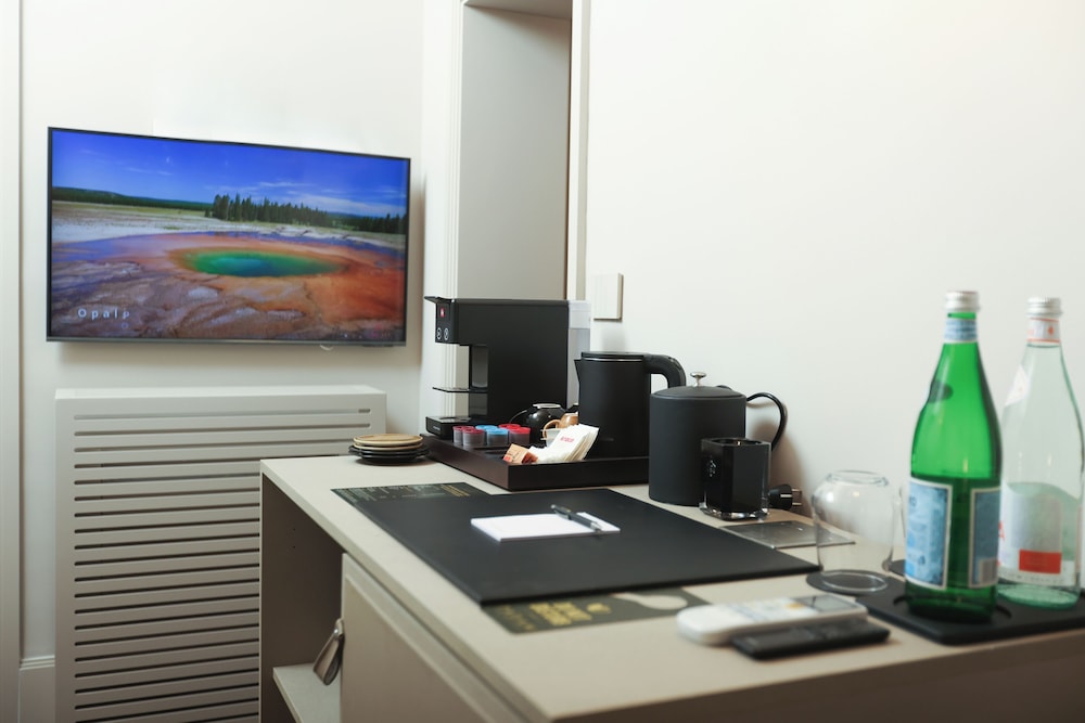 Padam Boutique Hotel 47/55