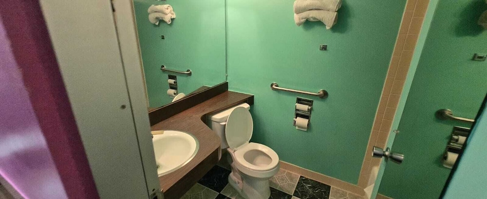 Premium 2 Full Beds Non-Smoking، Sunset Inn Manning I 95 4/5