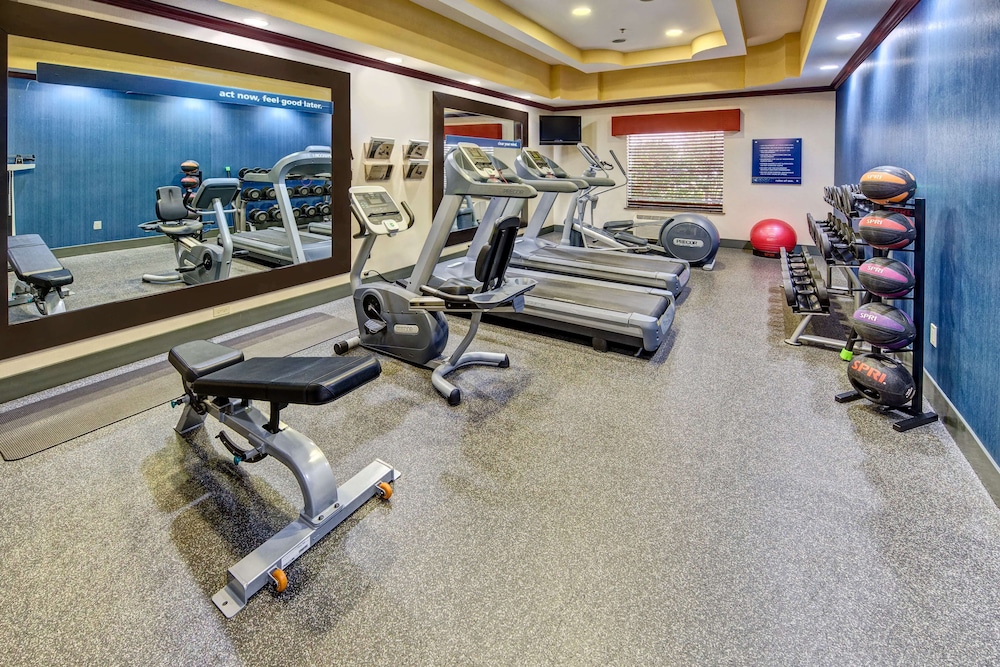 Hampton Inn and Suites Corsicana 32/62