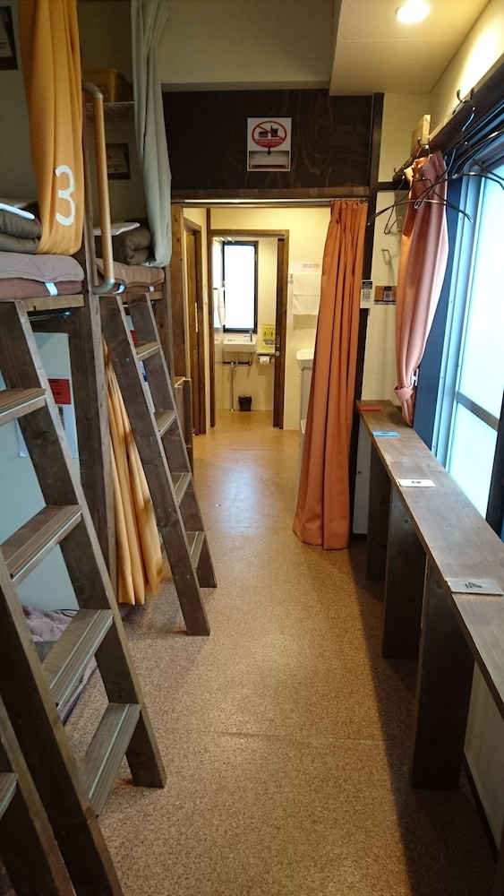 Female Dorm, Female Only