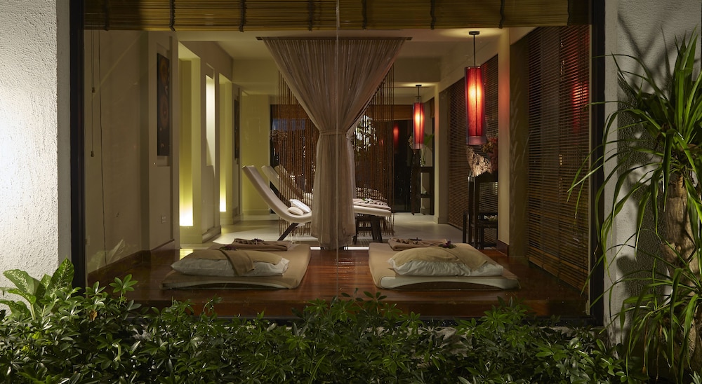 Woodlands Hotel And Resort 34/65