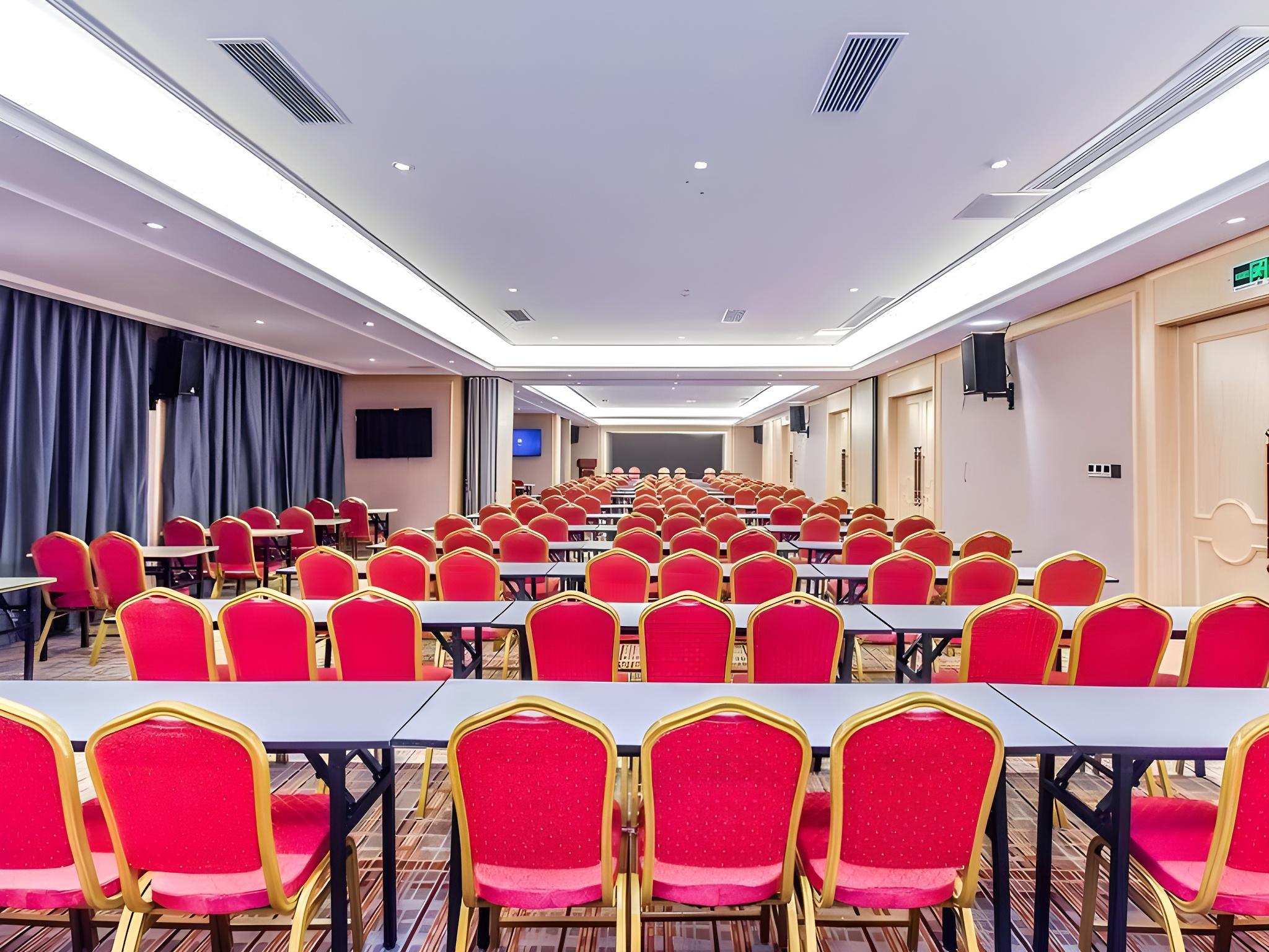 Vienna International Hotel (Nanchuan District Wanda Plaza) 49/56