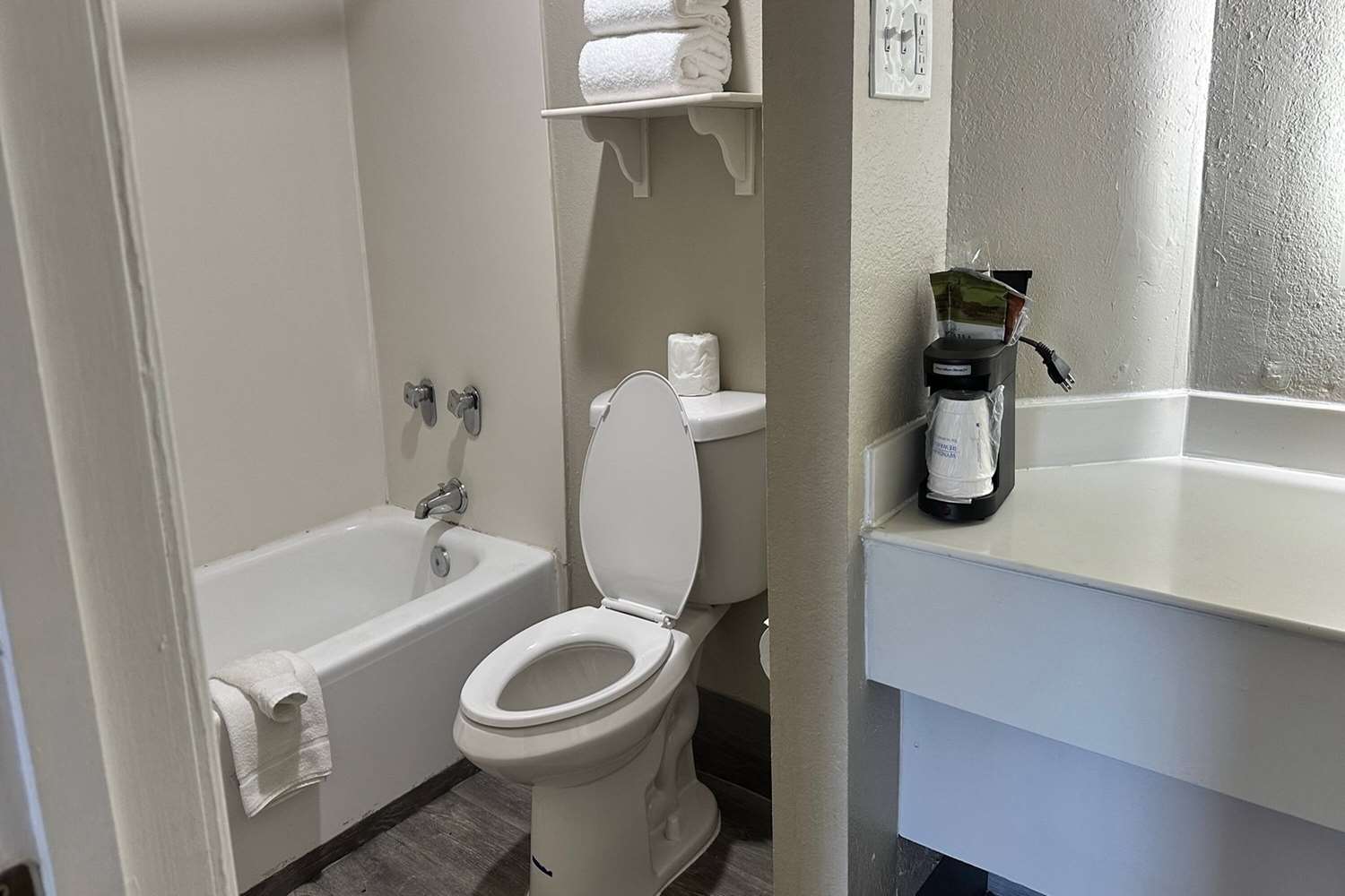 Days Inn by Wyndham San Diego Vista 45/46