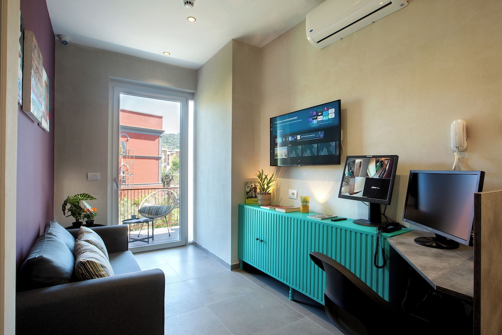 Mare Fuori Rooms 11/23