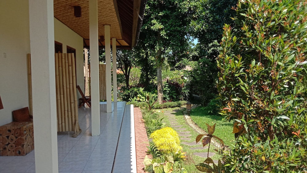 Astawa House 10/65
