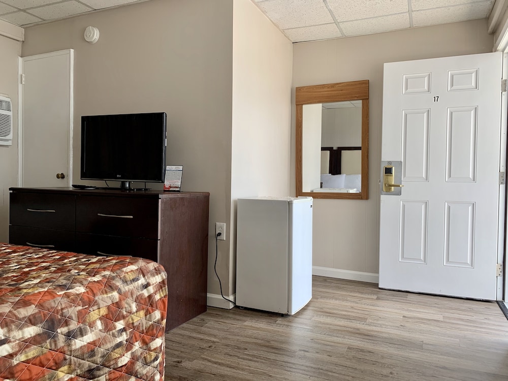 Cabana Motel 18/34