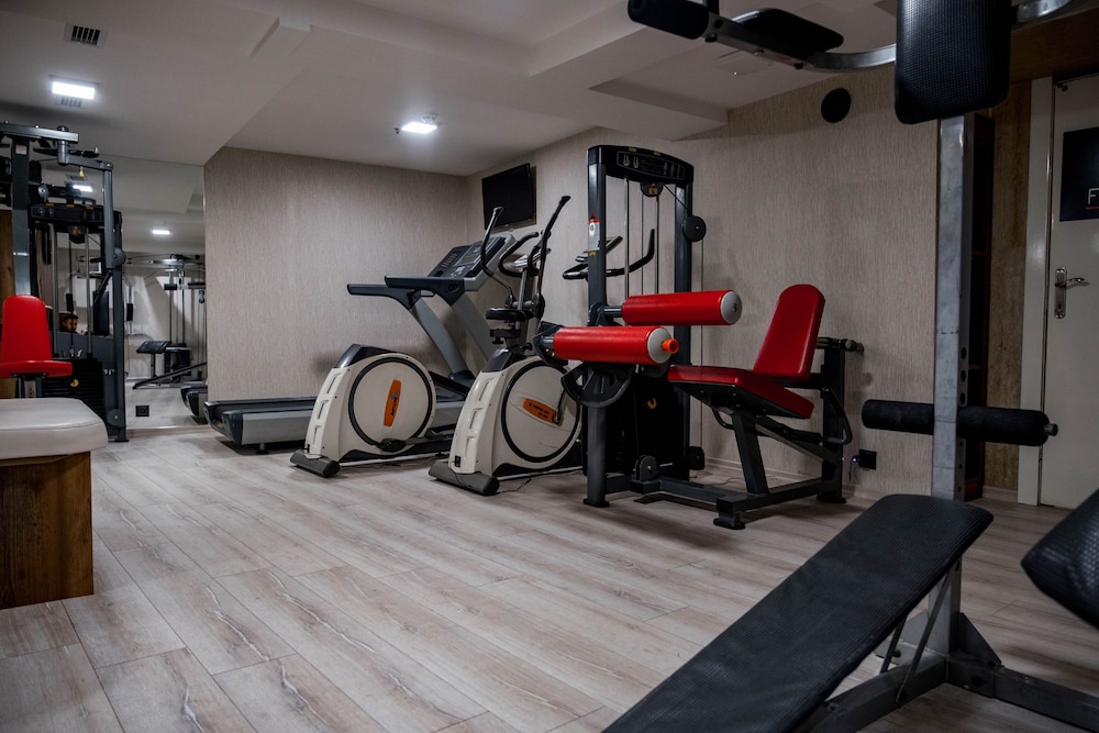 Selcuk Hotel Sems I Tebrizi 57/93