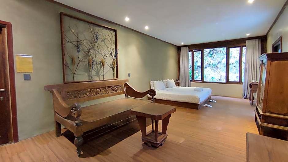 Imah Seniman Hotel 24/53