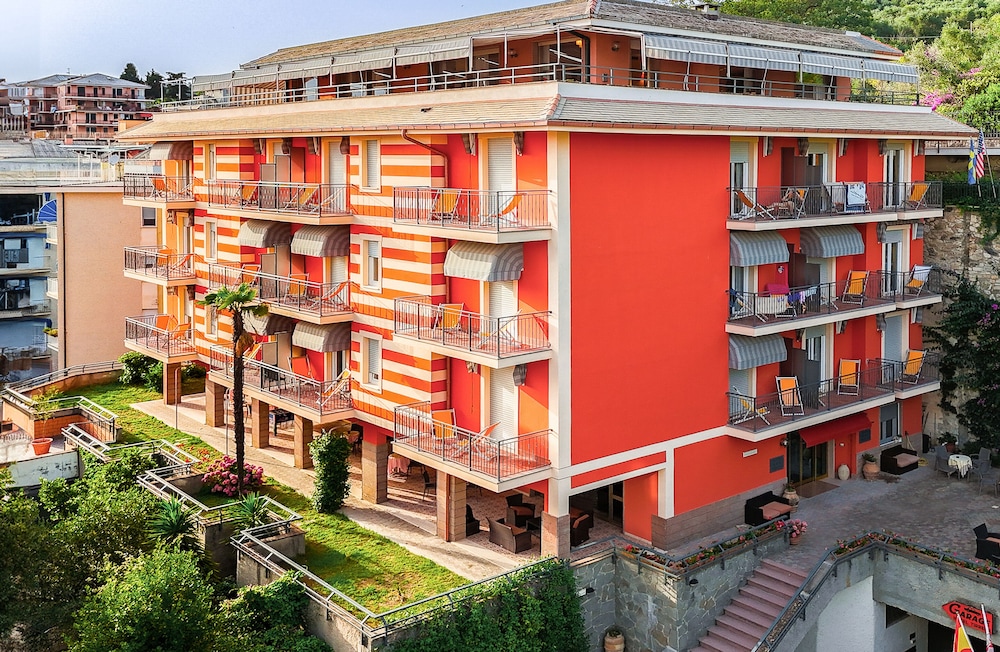 Hotel Tirreno 2/43