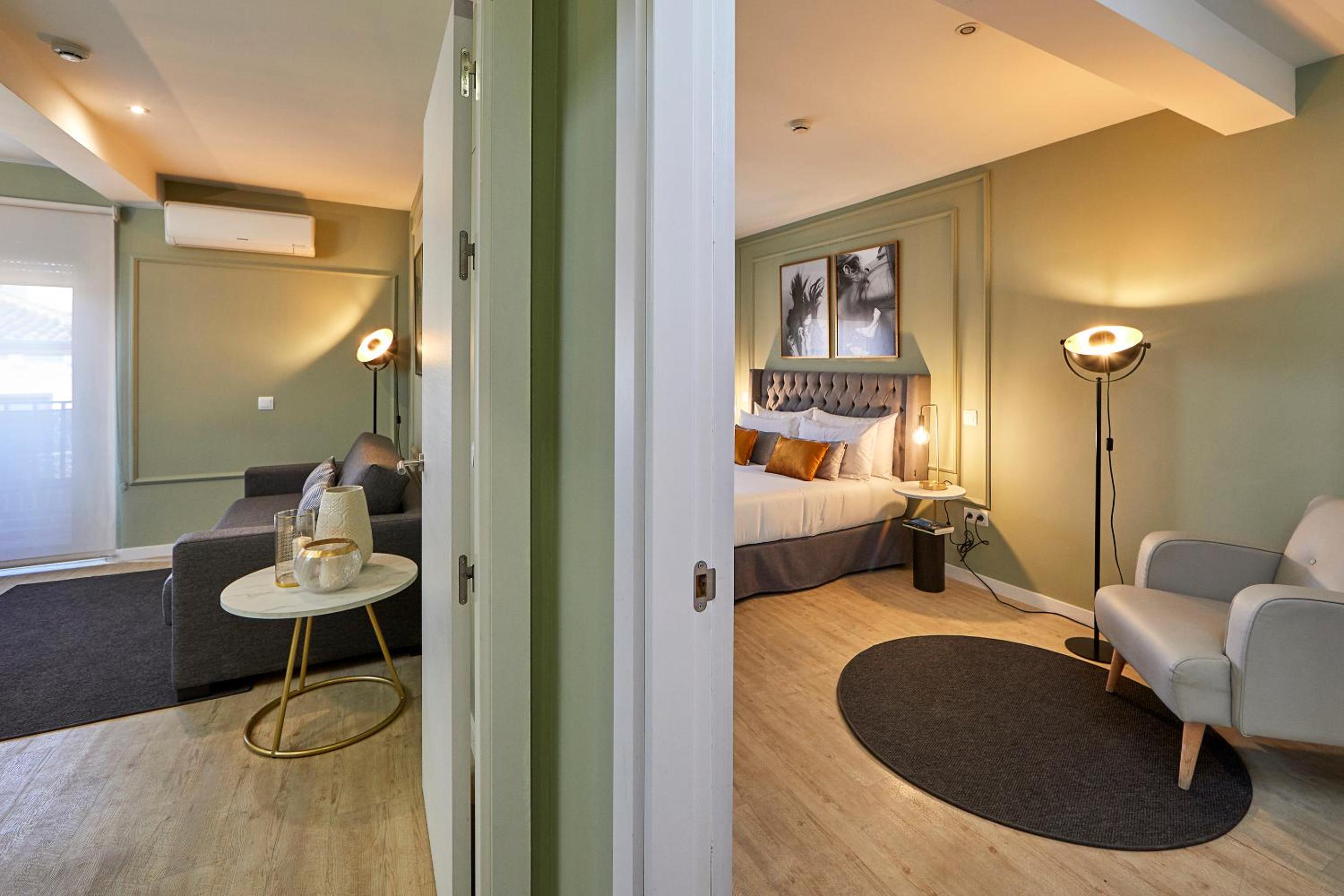 1 BEDROOM, SUITE
