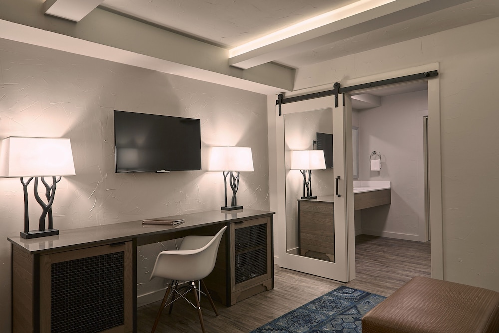 Fredericksburg Inn And Suites 44/53