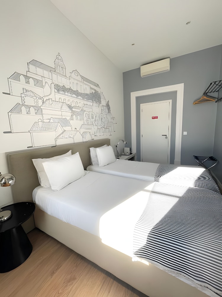 Lisbon Check-In Guesthouse 15/40