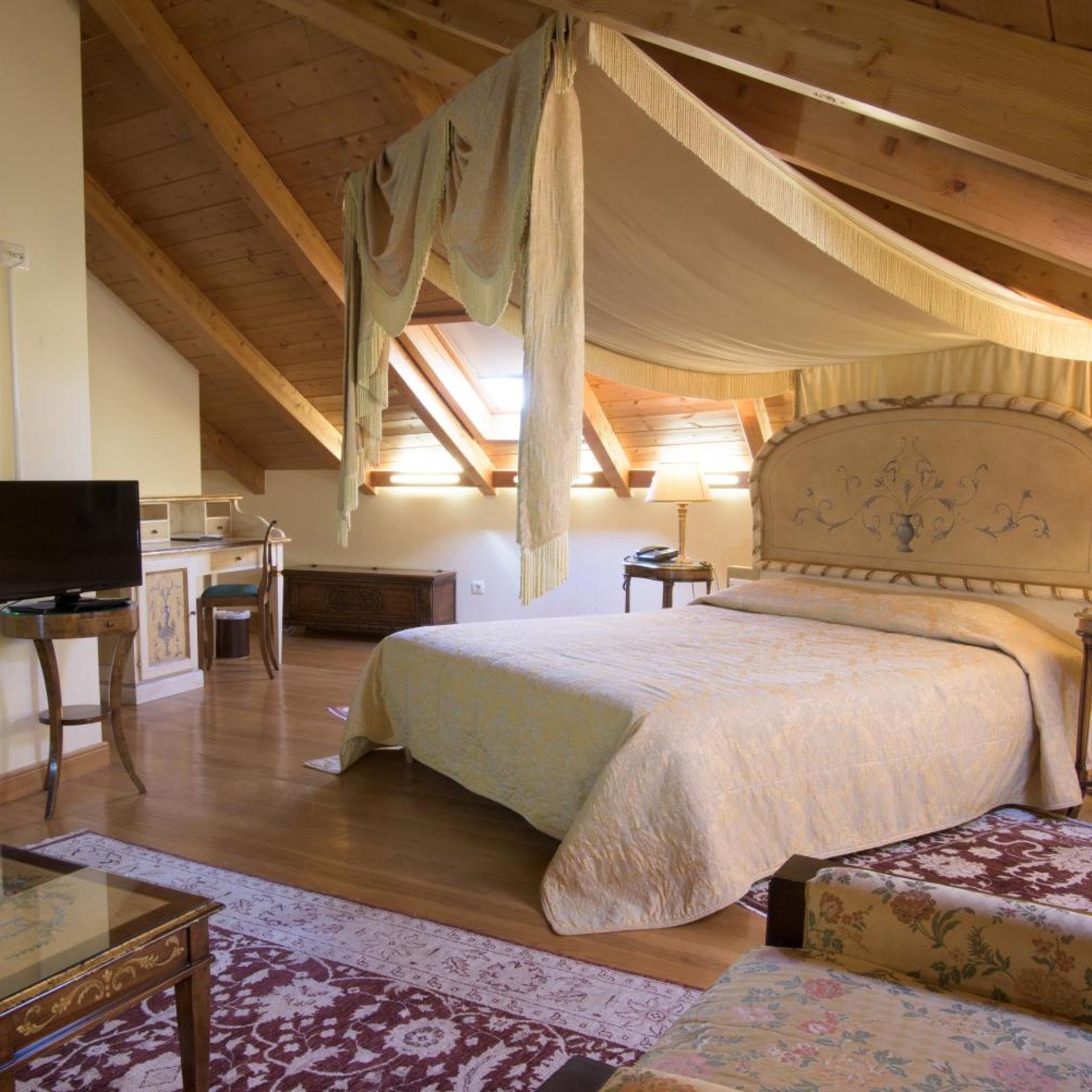 Family, Attic