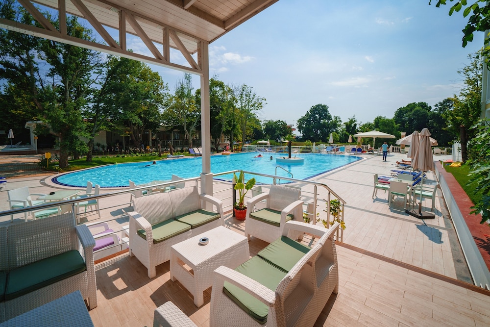 Perla Royal Hotel 24/27