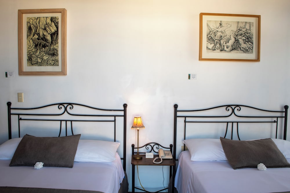 Portico Cultural Hotel 44/63