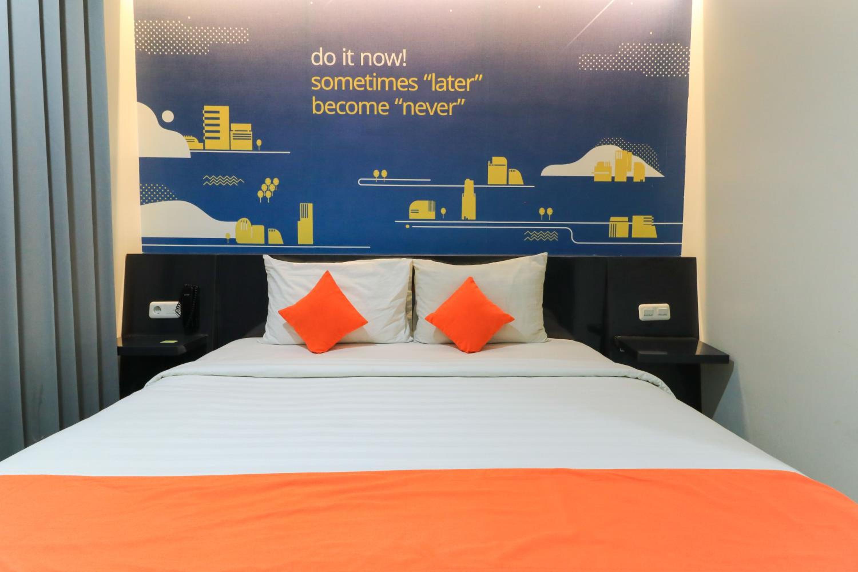 DELUXE, DOUBLE BED