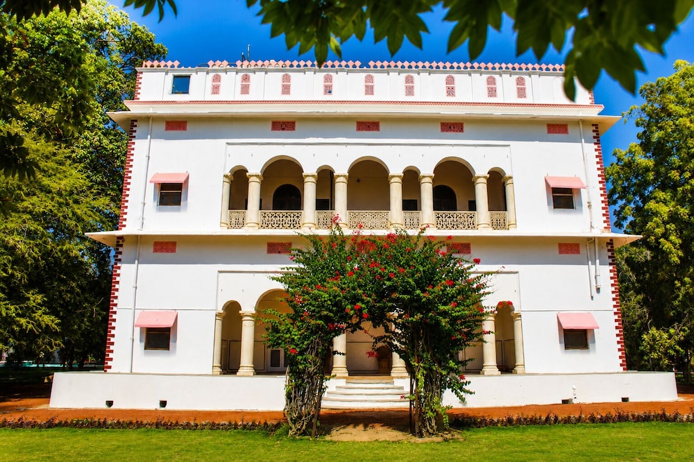 Welcomeheritage Bijayniwas Palace 5/47