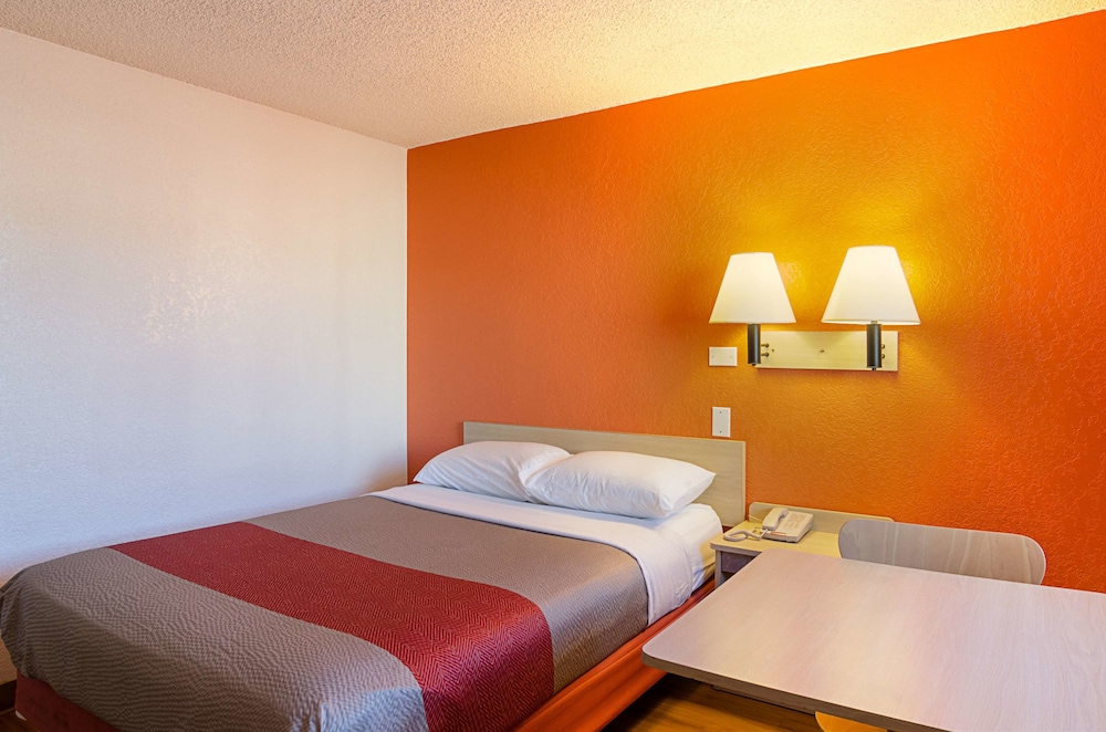 Motel6 Denver, CO – Downtown 32/58